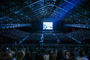 <span style='display:inline-block; background-color:#DF071E; width: 100%;padding:5px;'>La Halle Tony Garnier</span>