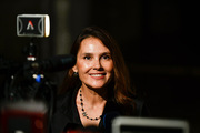 <span style='display:inline-block; background-color:#DF071E; width: 100%;padding:5px;'>Virginie Ledoyen</span>