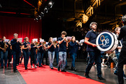 <span style='display:inline-block; background-color:#DF071E; width: 100%;padding:5px;'>L'Orchestre Des Essoufflés</span>