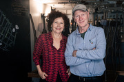 <span style='display:inline-block; background-color:#DF071E; width: 100%;padding:5px;'>Icíar Bollaín et Paul Laverty</span>