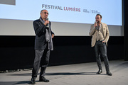 <span style='display:inline-block; background-color:#DF071E; width: 100%;padding:5px;'>Giuseppe Tornatore</span>