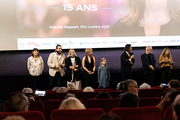 <span style='display:inline-block; background-color:#DF071E; width: 100%;padding:5px;'>Emmanuel Mouret, Sara Forestier, Grégoire Ludig, India Hair, Louise Vallas, Carmen Leroi</span>