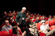 <span style='display:inline-block; background-color:#DF071E; width: 100%;padding:5px;'>Régis Wargnier (ambassadeur Lumière 2024) </span>