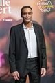 <span style='display:inline-block; background-color:#DF071E; width: 100%;padding:5px;'>Anthony Delon</span>