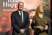 <span style='display:inline-block; background-color:#DF071E; width: 100%;padding:5px;'>Christian Carion et Laure Irrmann</span>