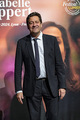 <span style='display:inline-block; background-color:#DF071E; width: 100%;padding:5px;'>Laurent Gerra</span>