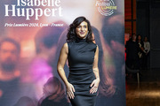 <span style='display:inline-block; background-color:#DF071E; width: 100%;padding:5px;'>Camélia Jordana</span>