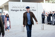 <span style='display:inline-block; background-color:#DF071E; width: 100%;padding:5px;'>Jean-Paul Salomé - Sortie d'Usine</span>