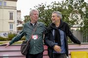 <span style='display:inline-block; background-color:#DF071E; width: 100%;padding:5px;'>Regis Wargnier et Joël Chapron</span>