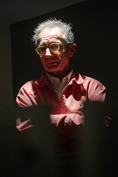 <span style='display:inline-block; background-color:#DF071E; width: 100%;padding:5px;'>Patrice Leconte</span>