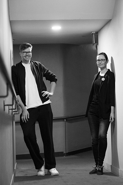 <span style='display:inline-block; background-color:#DF071E; width: 100%;padding:5px;'>Philip Zengel (DEFA)  et Melanie Hauth</span>