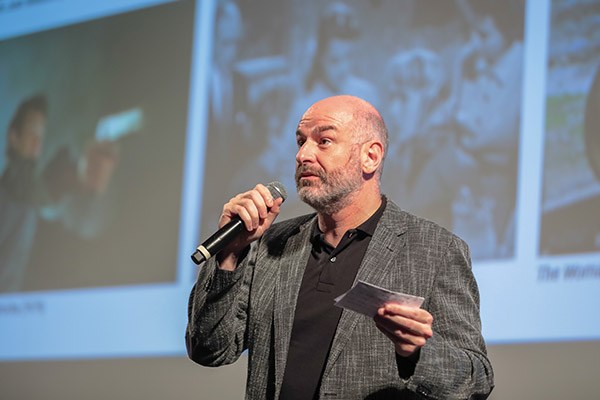 <span style='display:inline-block; background-color:#DF071E; width: 100%;padding:5px;'>Joxean Fernández (Cinémathèque Basque)</span>
