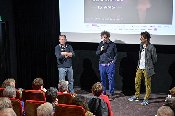 <span style='display:inline-block; background-color:#DF071E; width: 100%;padding:5px;'>Christophe Duchiron</span>