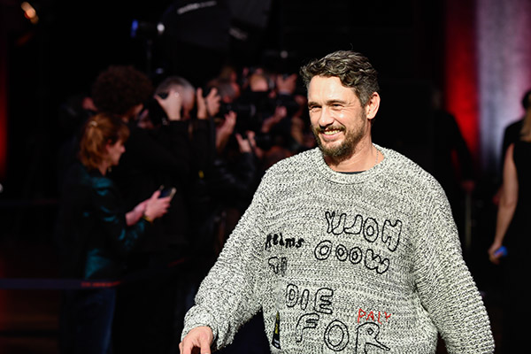 <span style='display:inline-block; background-color:#DF071E; width: 100%;padding:5px;'>James Franco</span>
